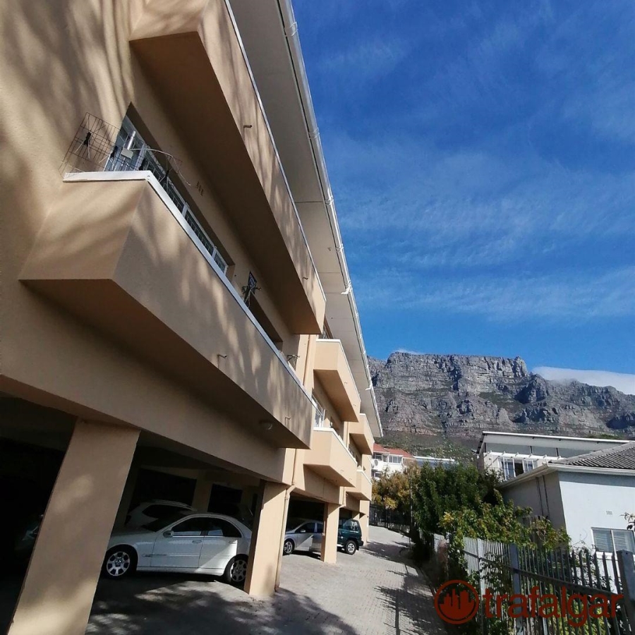 2 Bedroom Property for Sale in Vredehoek Western Cape
